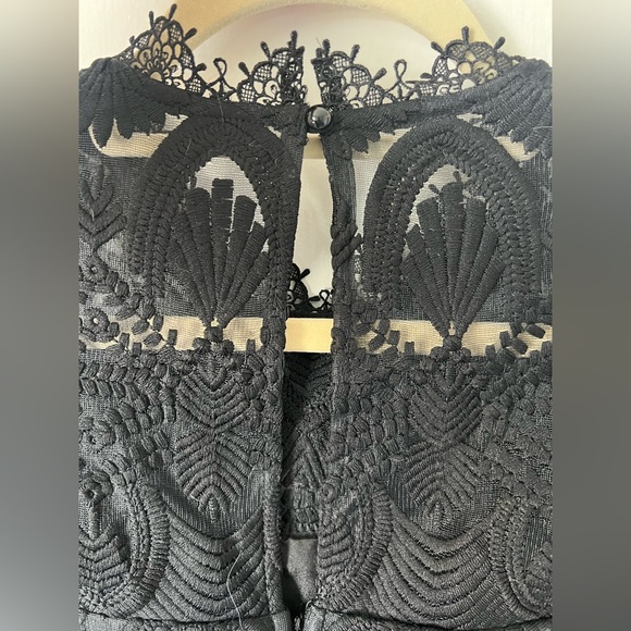 Two sisters black lace dress - Picture 2 of 4